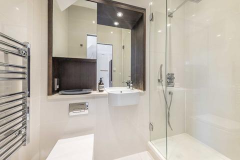 Studio to rent, Judd Street, London WC1H