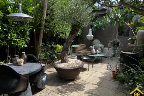 undefined, Cheddington Road, London, N18