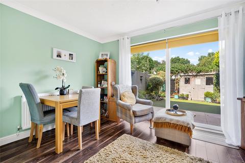 5 Cottesloe Close, Bisley, Woking, GU24 9BS
