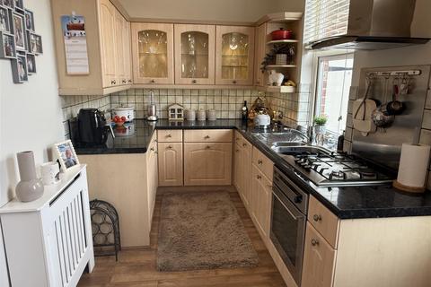 4 Back Knowl Road, Mirfield, WF14 9SA