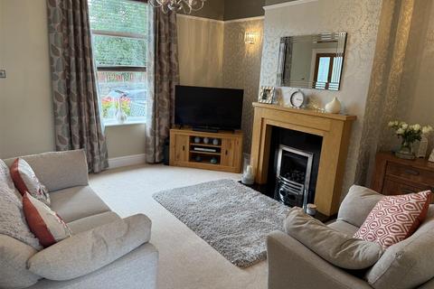 4 Back Knowl Road, Mirfield, WF14 9SA