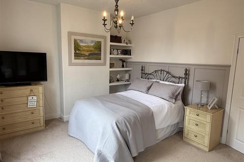 4 Back Knowl Road, Mirfield, WF14 9SA