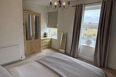 4 Back Knowl Road, Mirfield, WF14 9SA