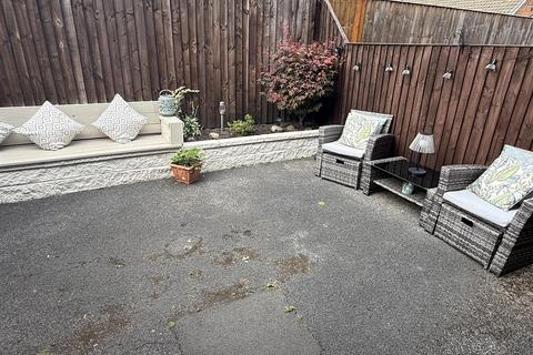 4 Back Knowl Road, Mirfield, WF14 9SA