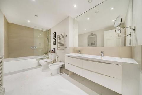 2 bedroom flat to rent, Carlyle Court, London SW10