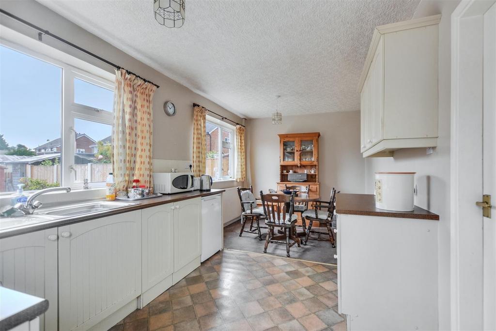Kitchen Diner 1.jpeg