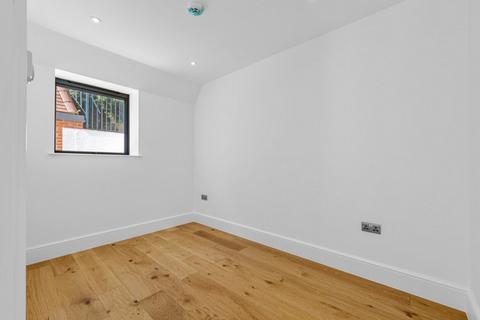 undefined, The Grove, Coulsdon, CR5