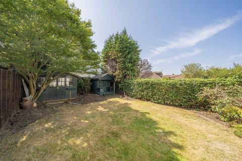 undefined, Broad Lane, Hampton TW12