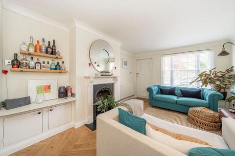 11 Grove Footpath, Surbiton, KT5 8AT