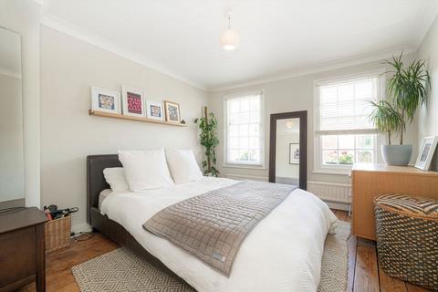 11 Grove Footpath, Surbiton, KT5 8AT