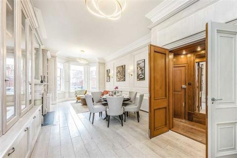 3 bedroom flat to rent, Rosary Gardens, London SW7