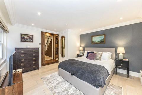 3 bedroom flat to rent, Rosary Gardens, London SW7
