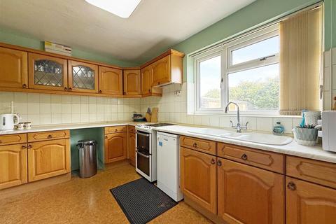 4 bedroom detached bungalow for sale, Wytheford Road, Shawbury, Shrewsbury