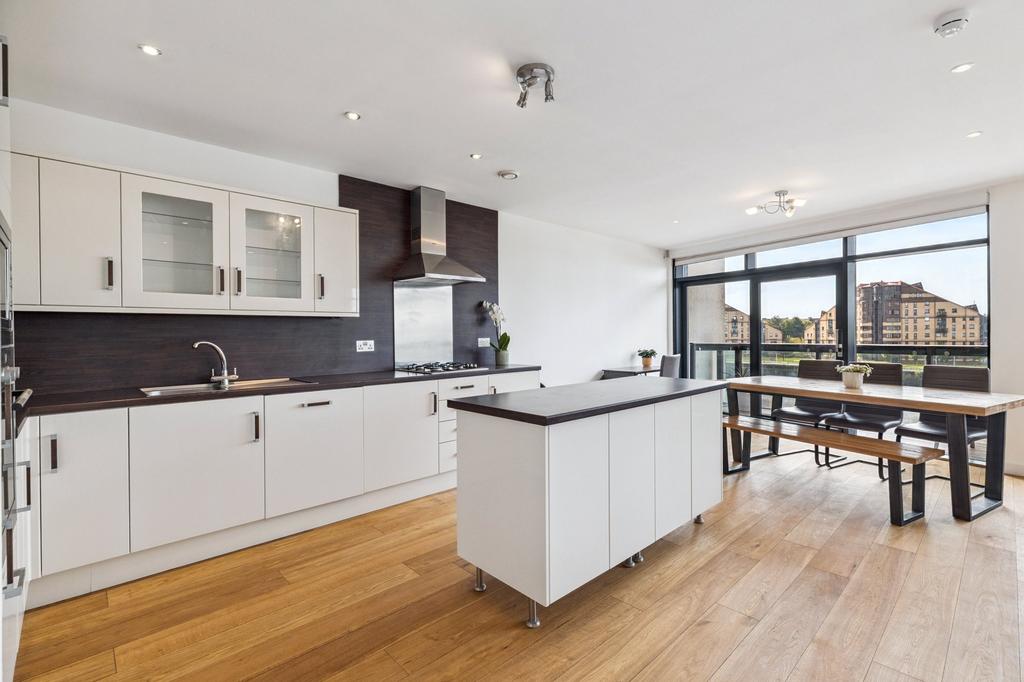 Living/Kitchen