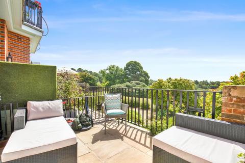 undefined, Kings Drive, Midhurst GU29