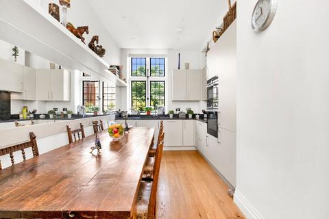 undefined, Kings Drive, Midhurst GU29