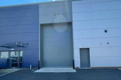 Industrial development to rent, Saltmeadows Rd Gateshead NE8 3DA