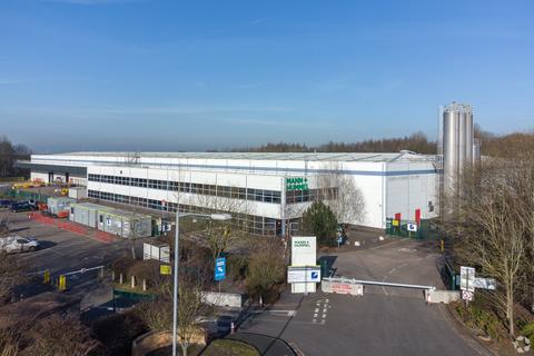 Warehouse to rent, Hilton Cross Featherstone WV10 7QZ