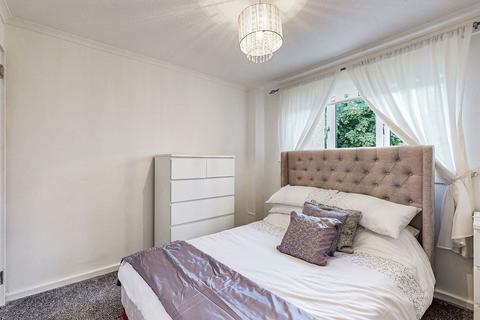 19 Bernard Path, Glasgow, G40 3BE