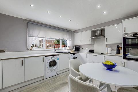 19 Bernard Path, Glasgow, G40 3BE