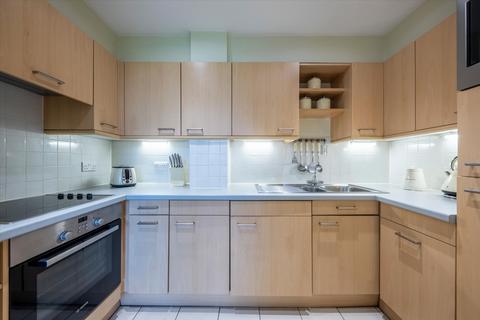 1 bedroom flat for sale, Buckingham Palace Road, London, SW1W