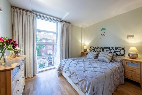 1 bedroom flat for sale, Buckingham Palace Road, London, SW1W