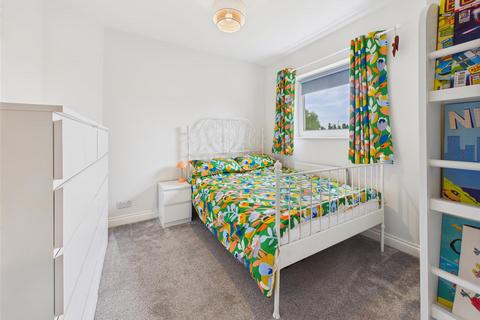 16 Arkley Close, Brough, HU15 1EL