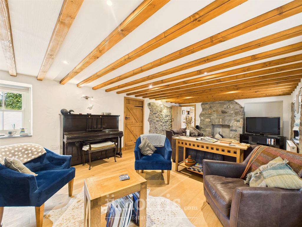 CAM02122 G0-PR0360-STILL005.jpg