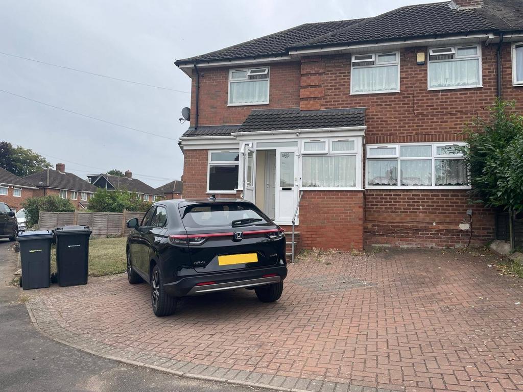 Spacious 5-Bedroom extended semi-detached House F