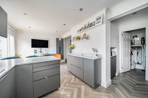 27 Chase Close, Arlesey, SG15 6UU