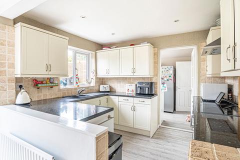 7 Highland Drive, Oakley, Basingstoke, RG23 7LF