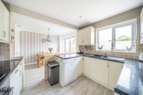 7 Highland Drive, Oakley, Basingstoke, RG23 7LF