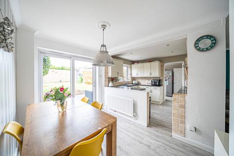 7 Highland Drive, Oakley, Basingstoke, RG23 7LF