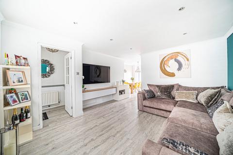 7 Highland Drive, Oakley, Basingstoke, RG23 7LF