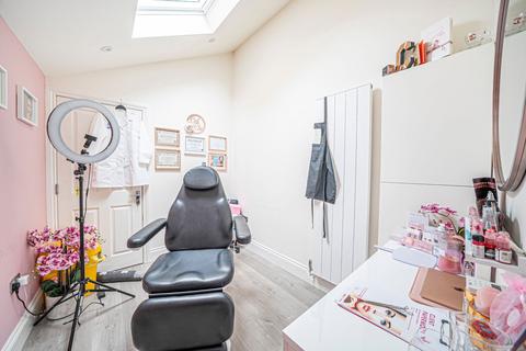 7 Highland Drive, Oakley, Basingstoke, RG23 7LF