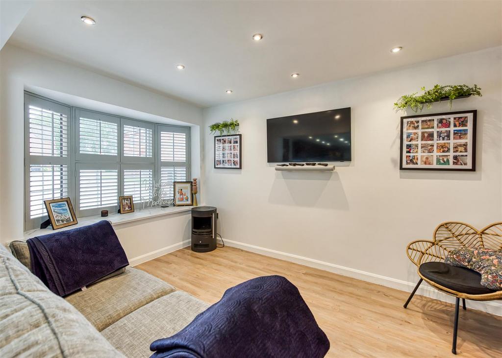 43 Henry Fowler Drive-05.jpg