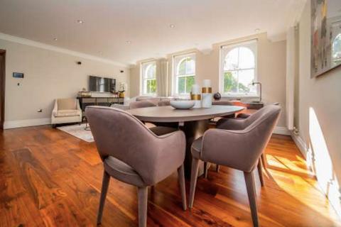 2 bedroom flat for sale, Kensington Gardens Square, London, W2