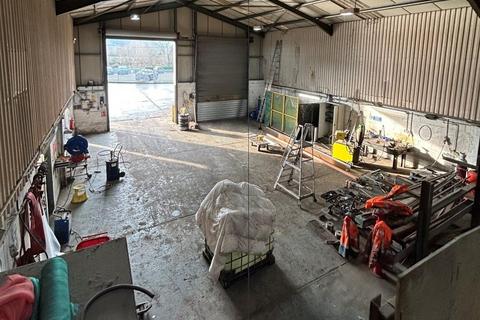 Distribution warehouse to rent, Low Mills Ln Dewsbury WF13 3LX