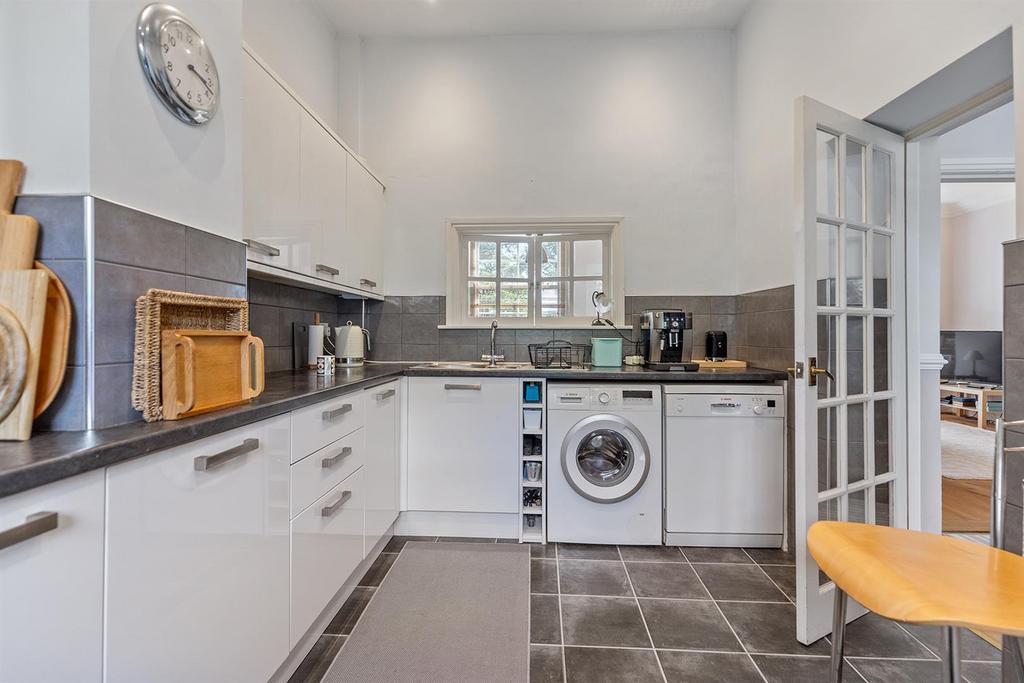 6 Hallow Meadow Mews, Sheffield  06 297.png