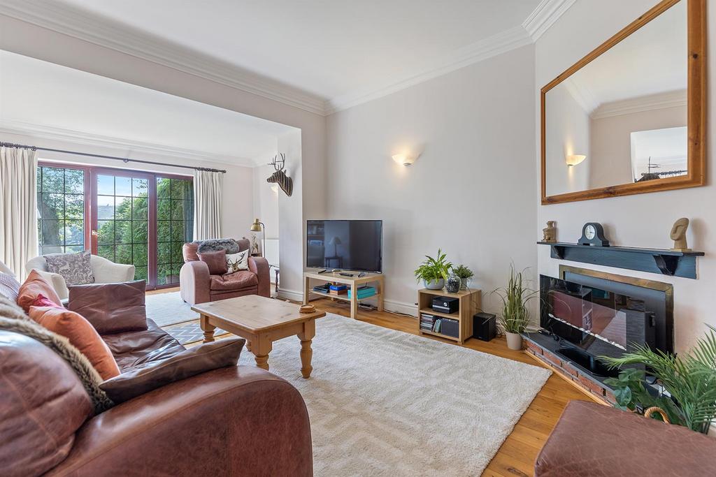 6 Hallow Meadow Mews, Sheffield  07 297.png