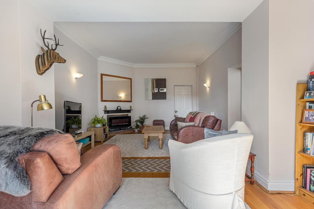 6 Hallow Meadow Mews, Sheffield  09 297.png