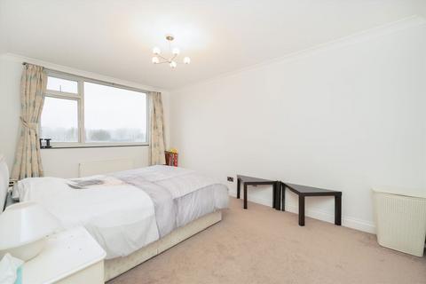 2 bedroom flat for sale, Regents Park Road, London N3