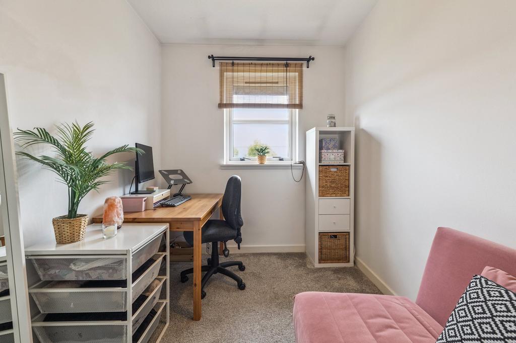 Bed 2/Office