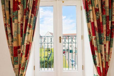 1 bedroom flat for sale, Royal Sands*Royal Court*Sea Views*Perfect Retreat*