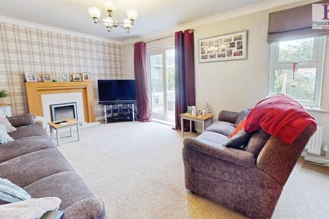 5 bedroom detached house for sale, Spruce Drive, Northowram, Halifax