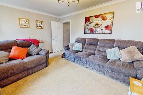 5 bedroom detached house for sale, Spruce Drive, Northowram, Halifax