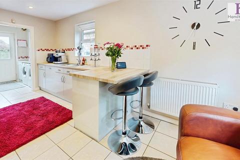 5 bedroom detached house for sale, Spruce Drive, Northowram, Halifax