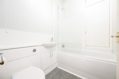 10 Chestnut Row, Aberdeen, AB25 3SD