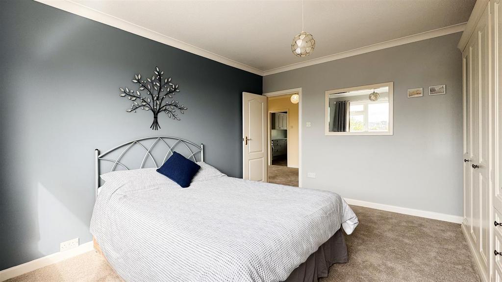 Bedroom 1 3.jpg