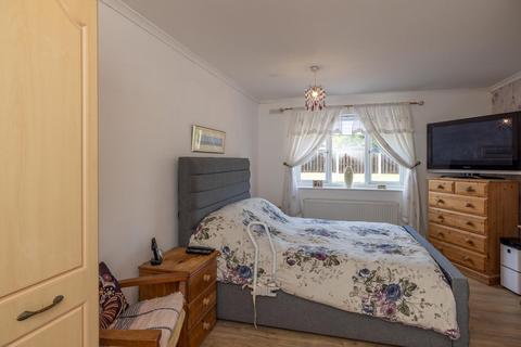 66 Braithwell Road, Ravenfield, Rotherham, S65 4LH
